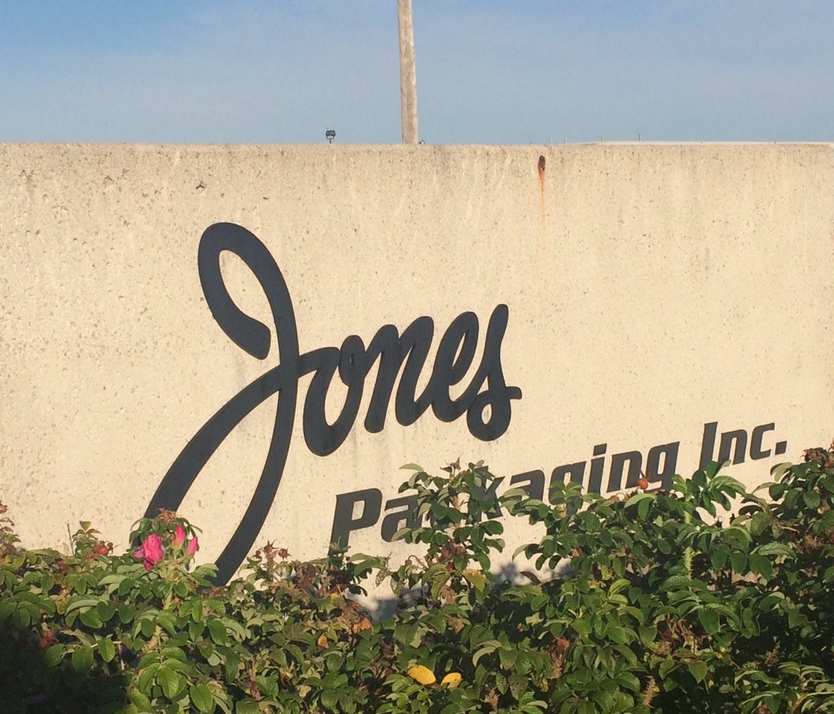 kwistin093's tweet photo. @ #jonespackaging today, @CHP_Can associate member for +40 years https://t.co/e0vBZDx4eQ #associatememberspotlight https://t.co/p04k0vtOmK