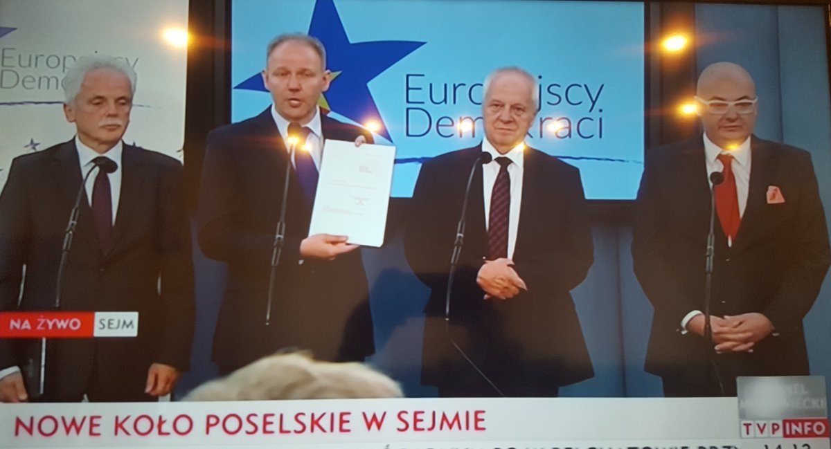 MariuszSmolenNS's tweet photo. Dwóch byłych polityków ZCHN, krytykuje PO za prawicowe odchylenie i chce referendum w sprawie zabijania dzieci #groteska #EDki https://t.co/HJyn5PQyif