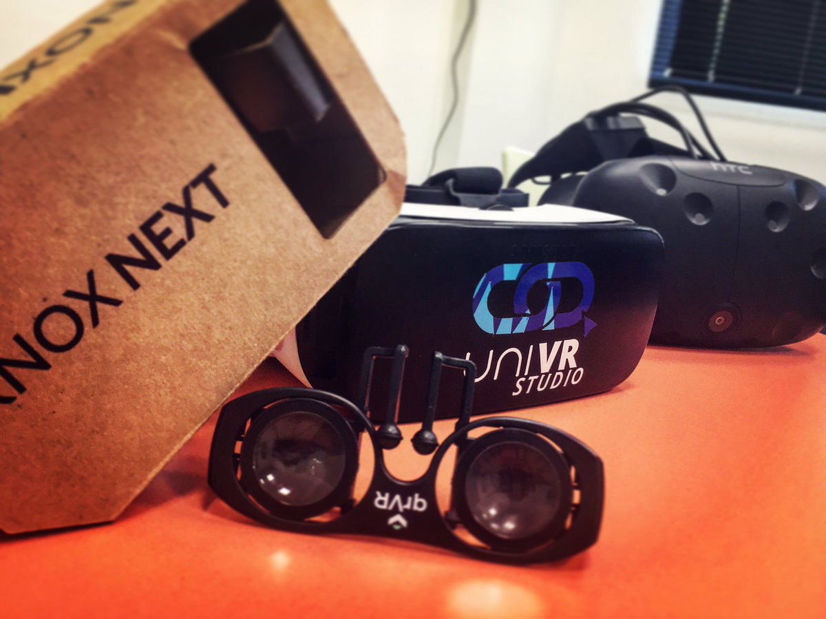 adebeo's tweet image. [#VR] on teste les différentes solutions de #realitevirtuelle !