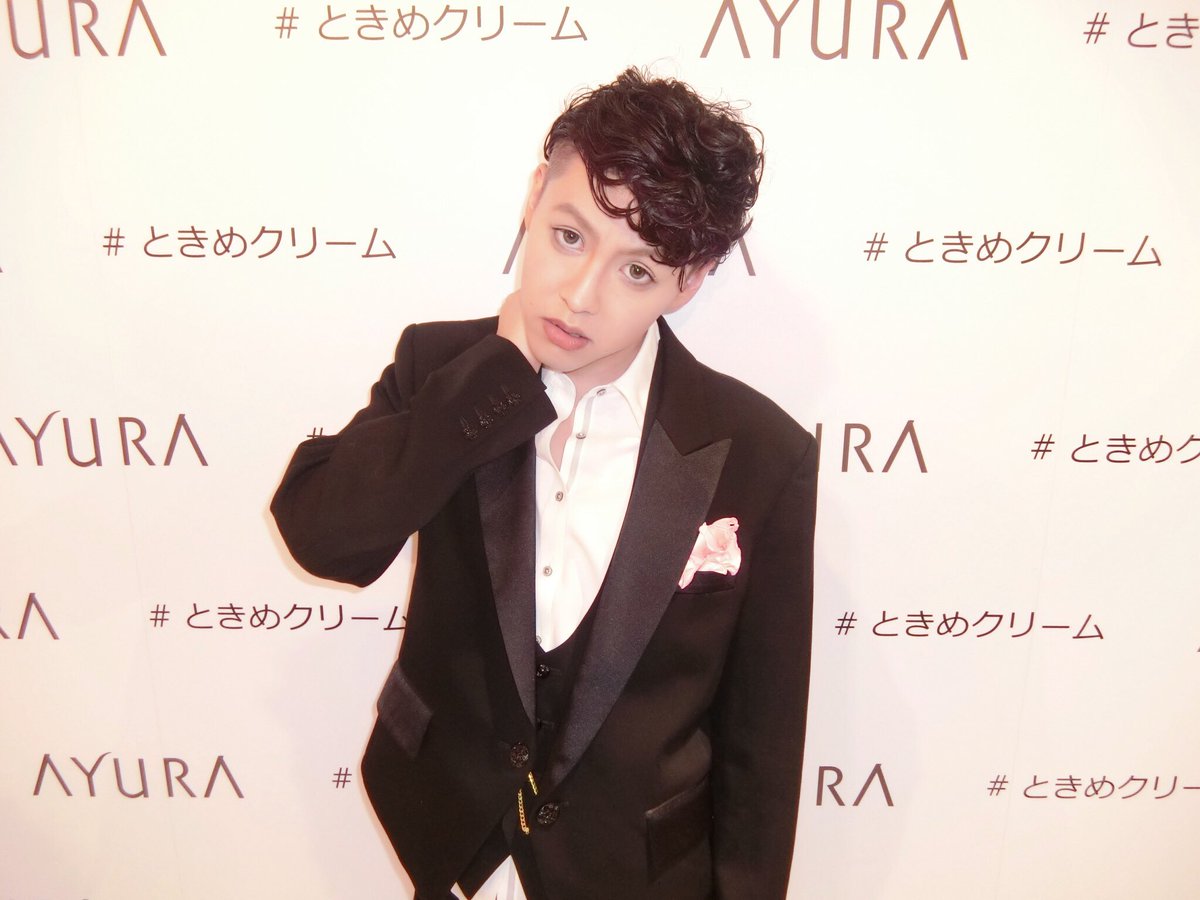 黒髪男子👦🏻🌹