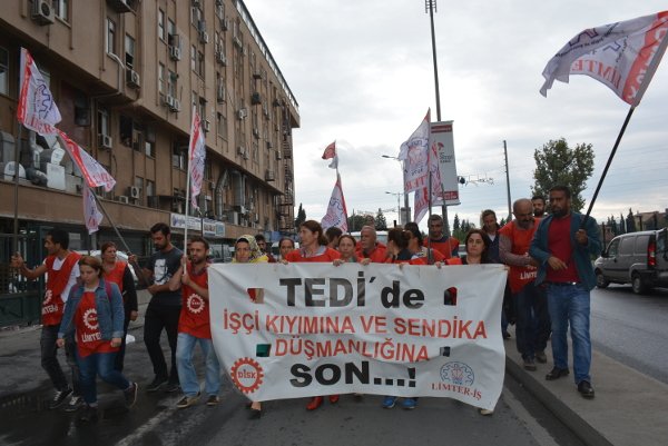 etkinhaberetha's tweet photo. Direnişteki #TEDİ işçileri #Limter-İş'te örgütlenme çağrısı yaptı

https://t.co/m1F28QJAq3 https://t.co/lNxi1ivmL9
