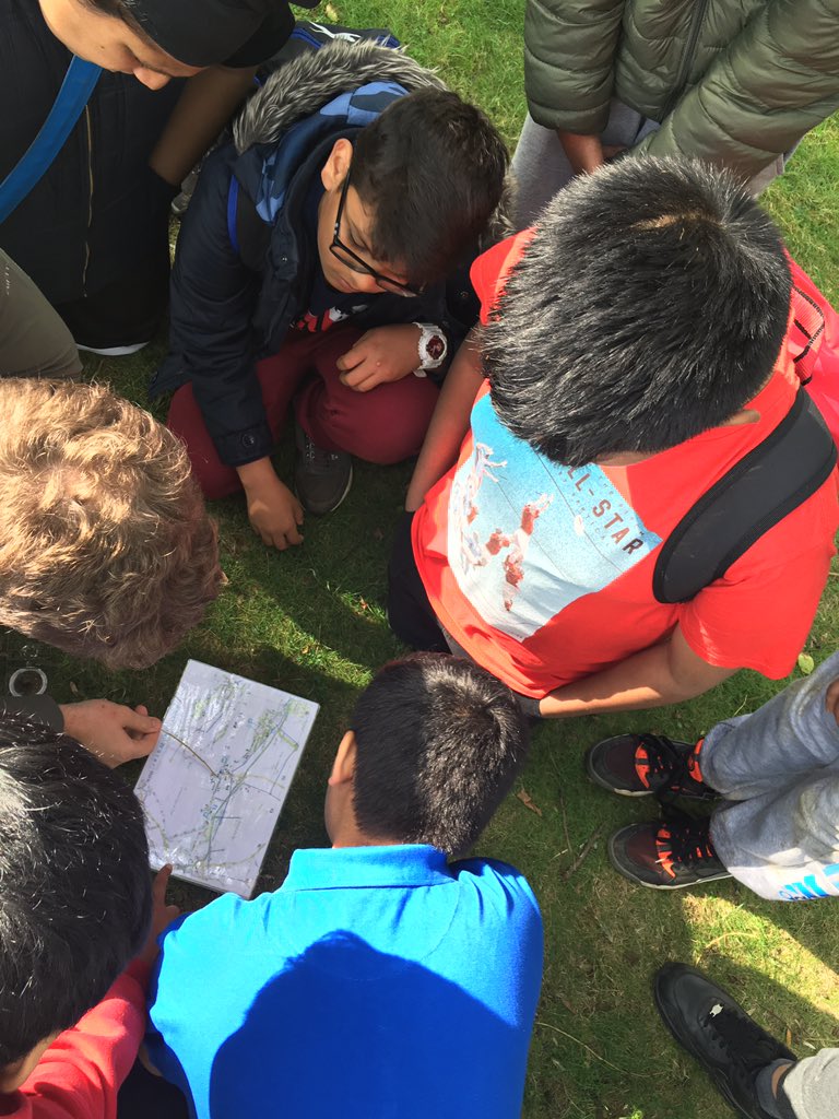 ManorHighSchool's tweet photo. Time for map reading skills and team orienteering. The #BuzzFactor continues #TeamManor https://t.co/CshTiLumdF