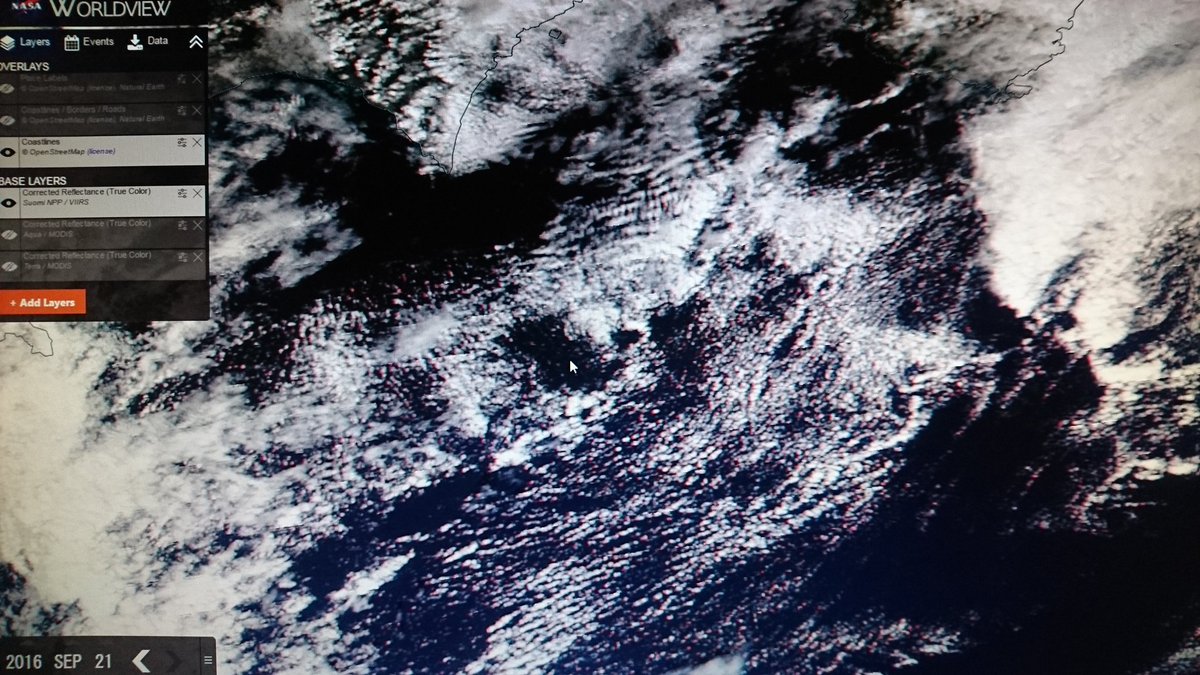 ALPHAtoZETAjpn's tweet photo. #NASA_WORLDVIEW #雲 #人工衛星 
四国の太平洋沖に…何やら…不思議な形状の領域があります。拡大していくと赤くキラキラ✨光ってます(・＿・;？なんでやー(笑) https://t.co/ol0hv0PQhs