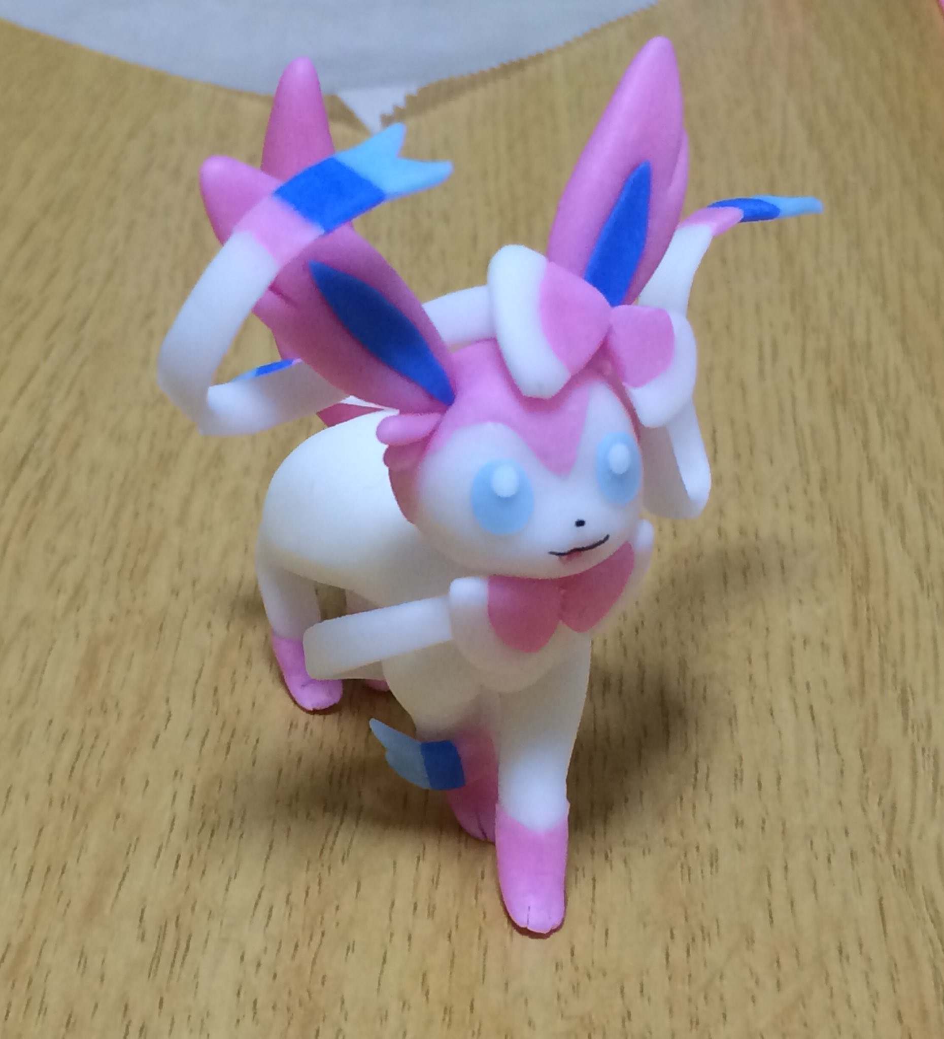 はろ イーブイz技でましたね ニンフィアまた作った 今の所ブイズで1番作りやすい 可愛い エーフィが1番作りにくかった もう作らないであろう イーブイは色作るの難しいのと体のバランスがわからなくて微妙 ポケモン サンムーン 粘土 ブイズ