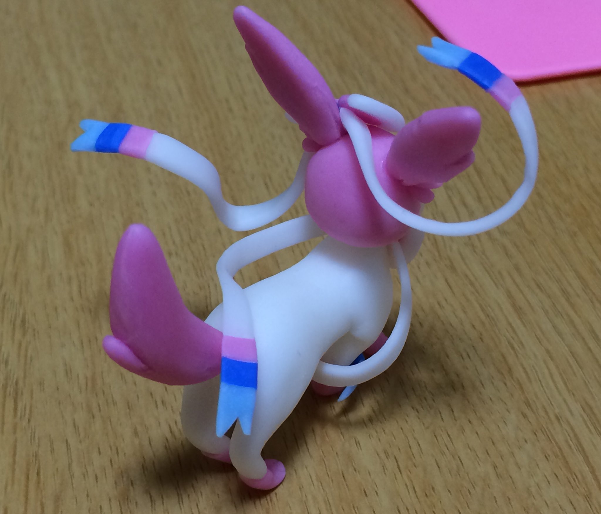 はろ Auf Twitter イーブイz技でましたね ニンフィアまた作った 今の所ブイズで1番作りやすい 可愛い エーフィが1番作りにくかった もう作らないであろう イーブイは色作るの難しいのと体のバランスがわからなくて微妙 ポケモン サンムーン 粘土 ブイズ