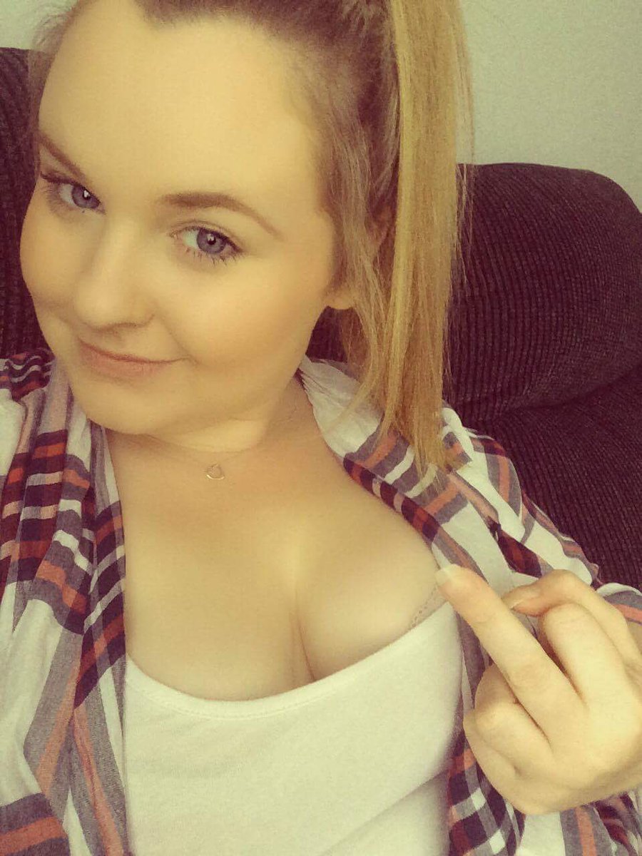 LaceyHeart1's tweet photo. You need me, you want me to takeover your life , you are here to beg me to use you 💸💸 #FuckYouPayMe #FinDom #paypig #RT #MoneySlave @RTmutt https://t.co/cEgbLlDHhD