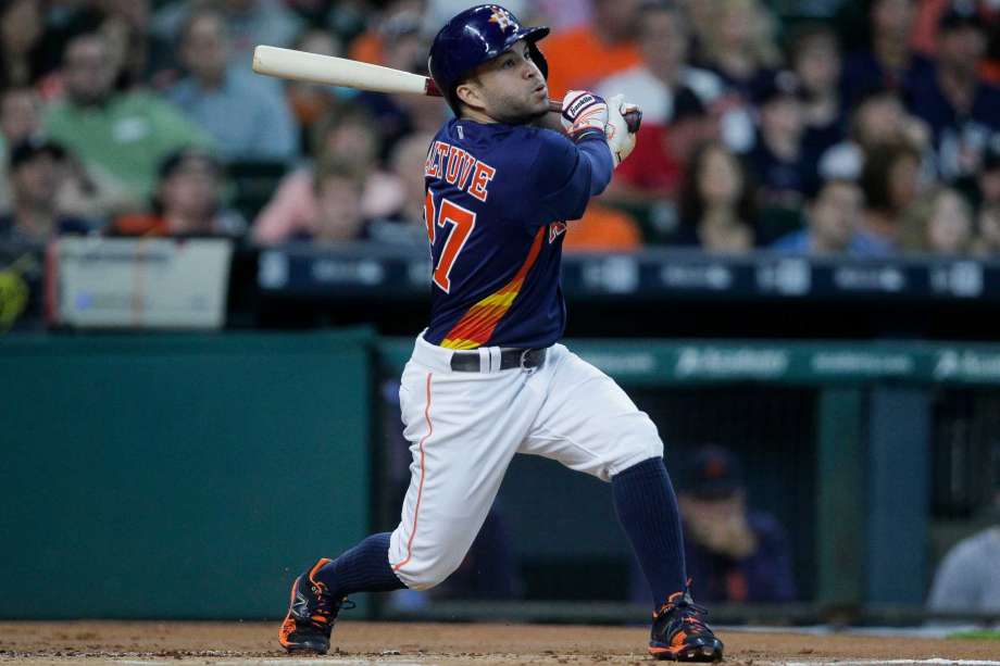 3EnBase1300's tweet photo. #GrandSlam #3EnBaseMLB HR: José Altuve llegó a 200 hits y se convierte en el 1er latino en batear 200 hits en 3 temporadas seguidas. https://t.co/YbQ48qLqzy