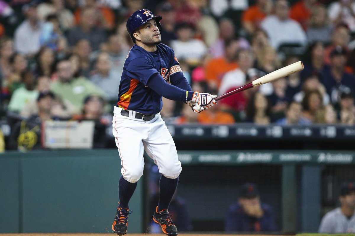 3EnBase1300's tweet photo. #GrandSlam #3EnBaseMLB HR: José Altuve llegó a 200 hits y se convierte en el 1er latino en batear 200 hits en 3 temporadas seguidas. https://t.co/YbQ48qLqzy