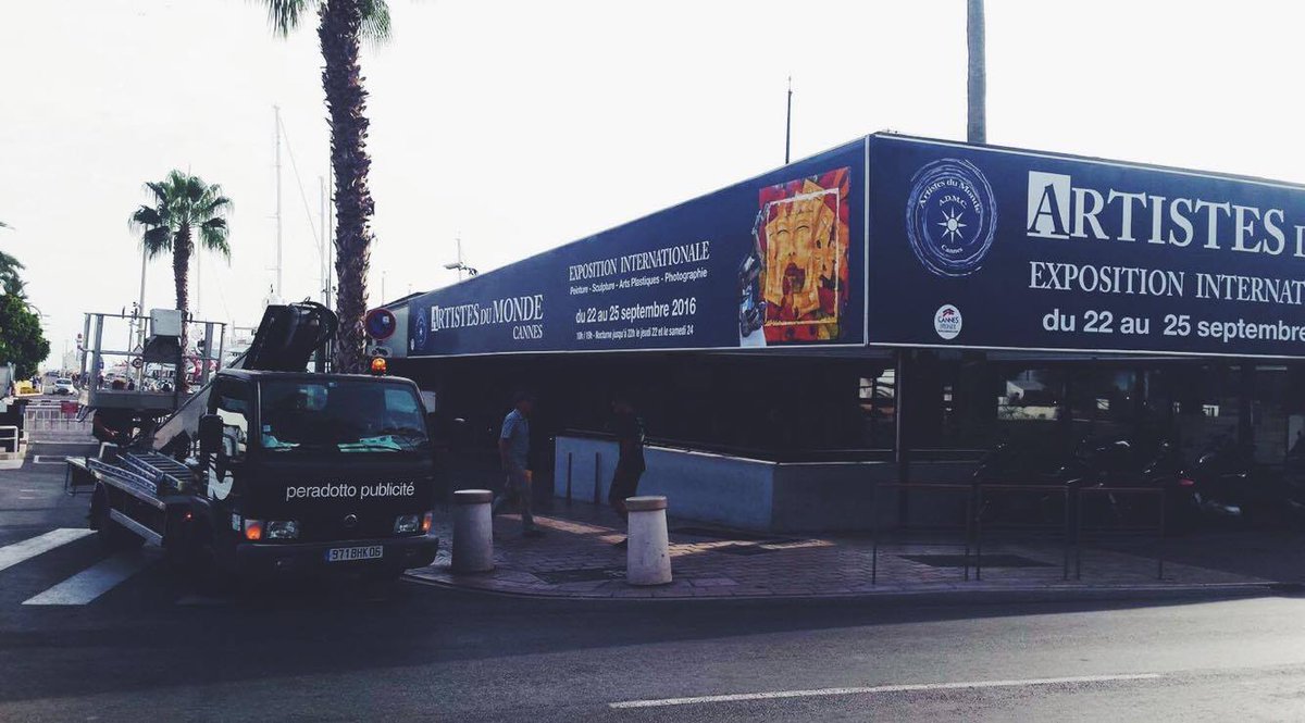 peradottopub's tweet photo. #Impression & pose de #bâches tendues sur cadre, pour la 6ème édition de #ArtistesDuMonde à @VilleCannes. Réalisation @peradottopub. #Art06 https://t.co/HSPZvUCJAn