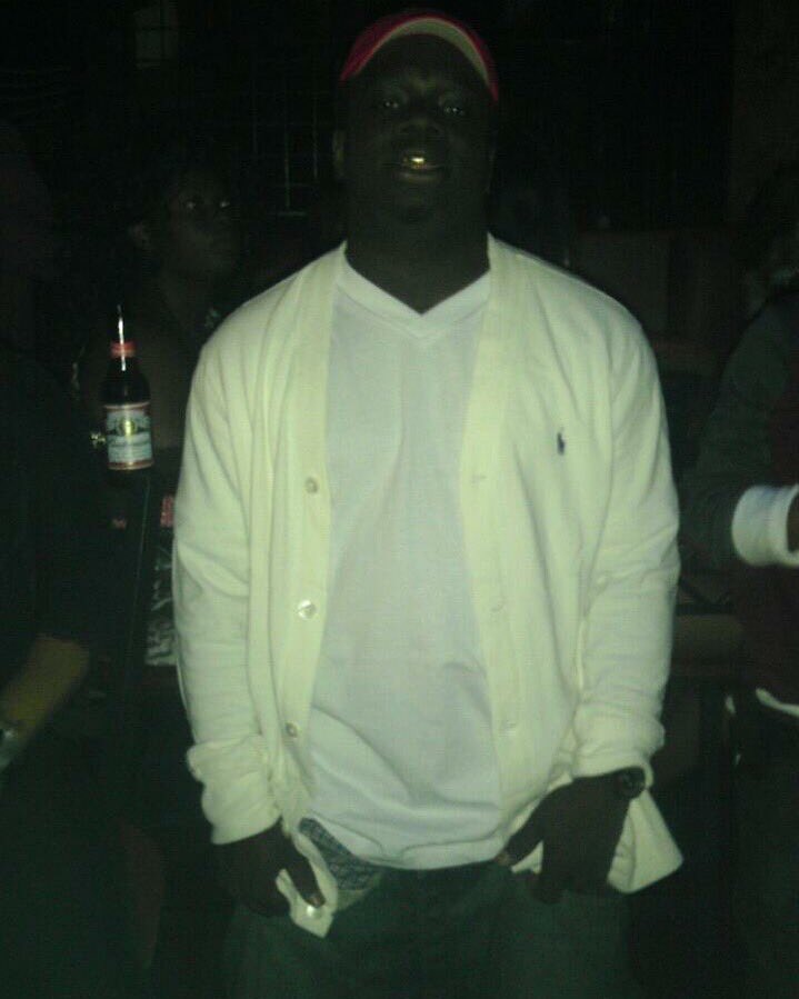 kvnqq_cecil's tweet photo. I never forgot about you 😓 I question why everyday I hurt everyday but I never show it I be messed up 😩 I love you cousin 3:7 forever 👼🏽 https://t.co/t9kjlvsFh1