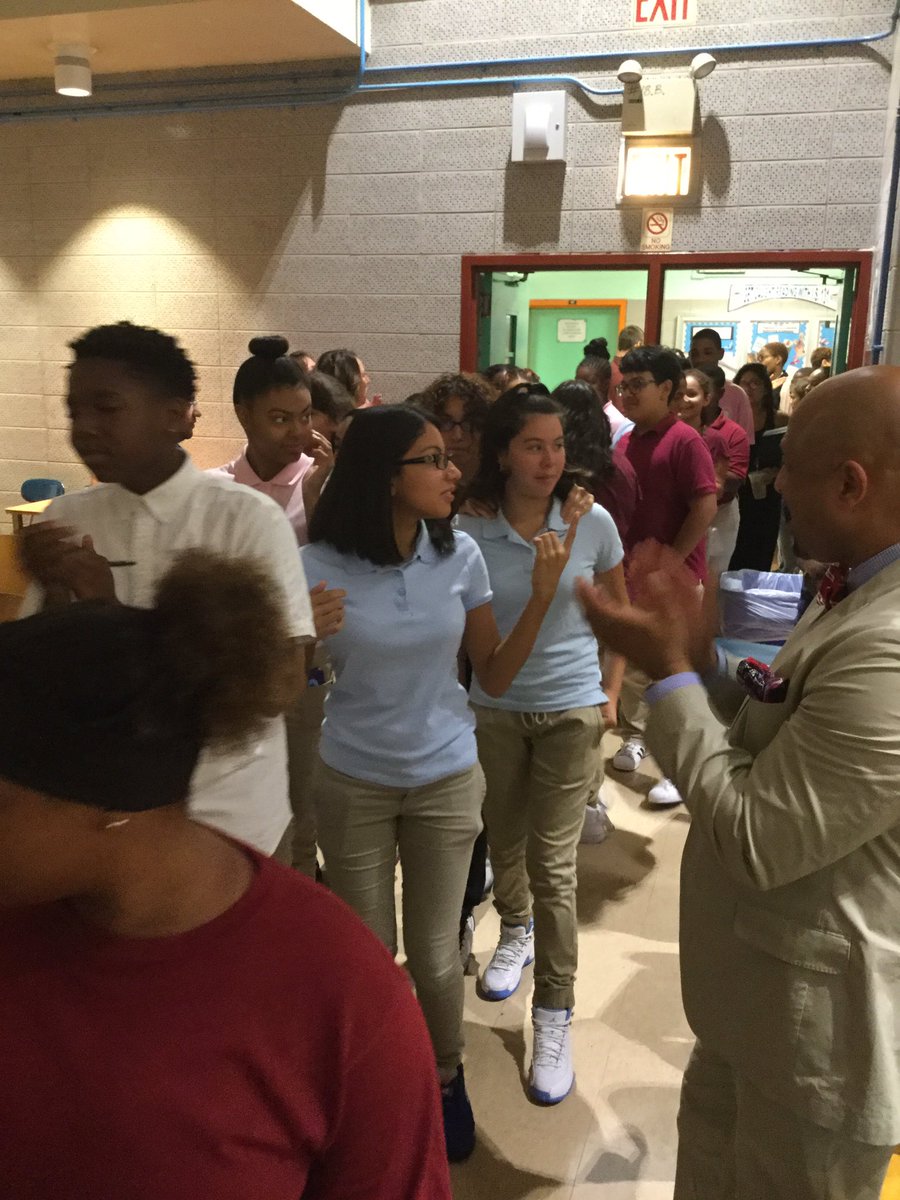 TheSVAway's tweet photo. #TheSVAway #making8great #BronxEd https://t.co/pXUL3YUq9W
