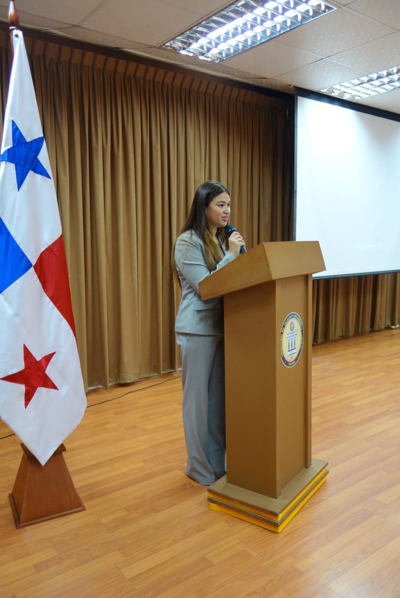 MitradelPma's tweet photo. "Las empresas que hoy reciben la #HuellaSocial evidencian un compromiso contra el Trabajo Infantil" @Nohely2411 Directora de la DIRETIPAT https://t.co/RyicLkvOqP