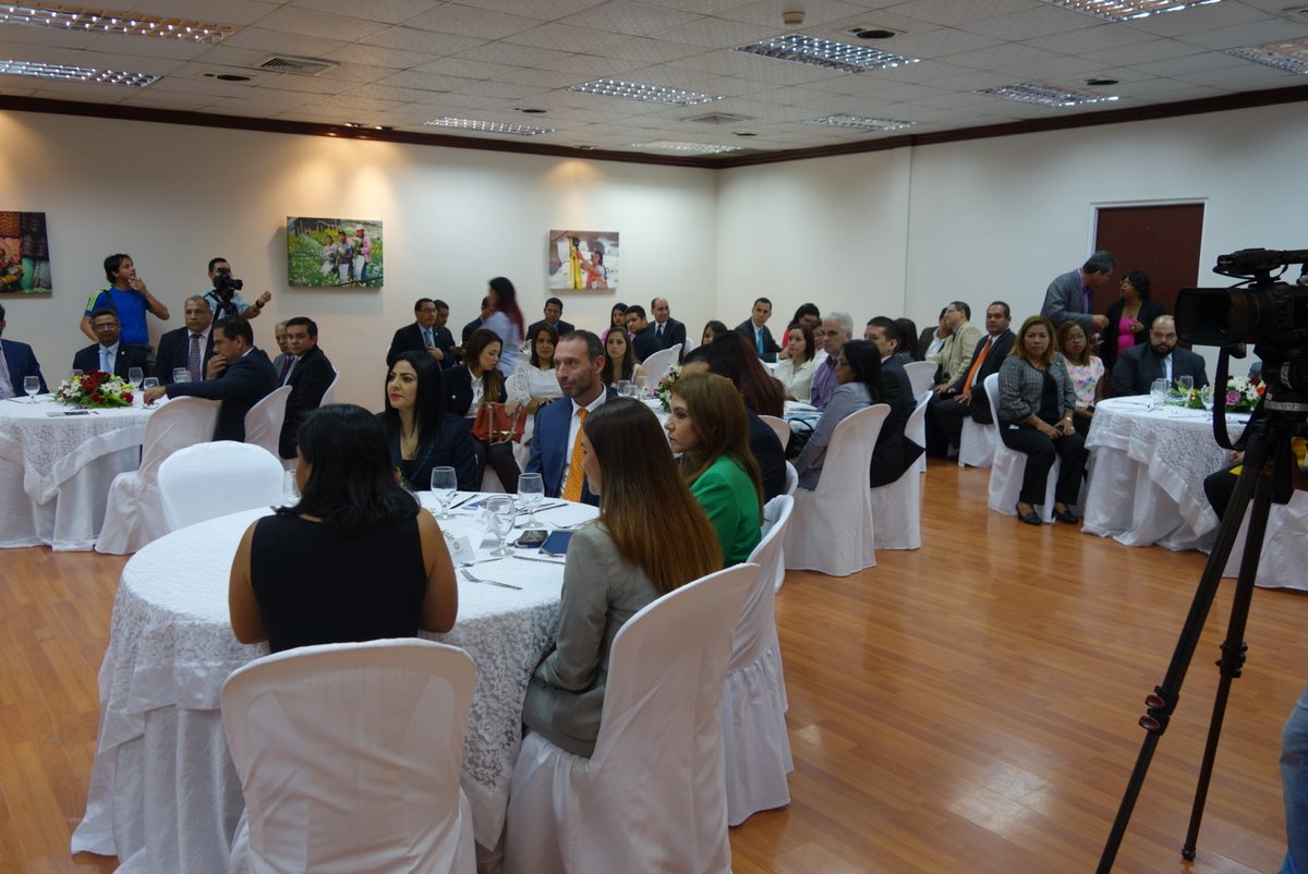 "Las empresas que hoy reciben la #HuellaSocial evidencian un compromiso contra el Trabajo Infantil" <a href="/Nohely2411/">Nohely Nieto Sarmiento</a> Directora de la DIRETIPAT