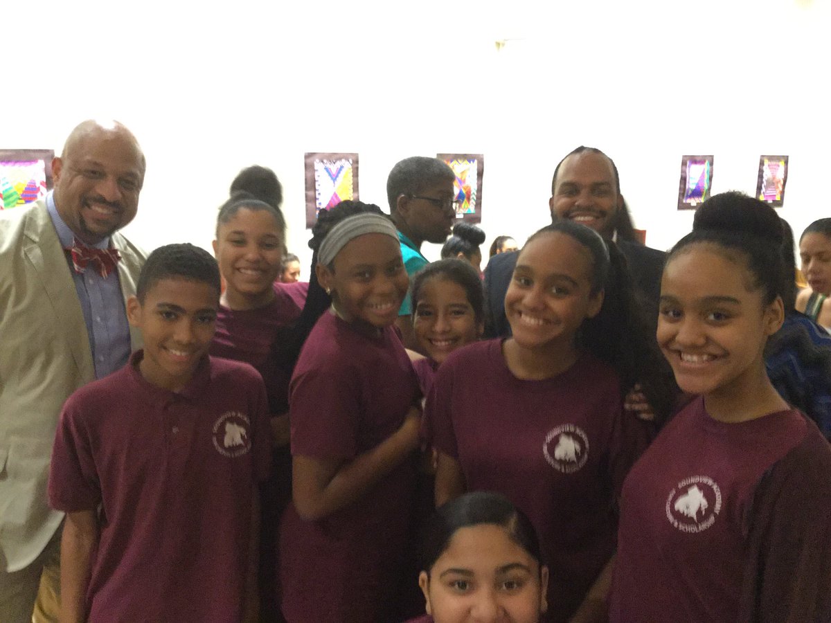 TheSVAway's tweet photo. Guest appearances by Community Representatives and APPLE support #TheSVAway #making8great #BronxEd https://t.co/G3nLqZDq8Z