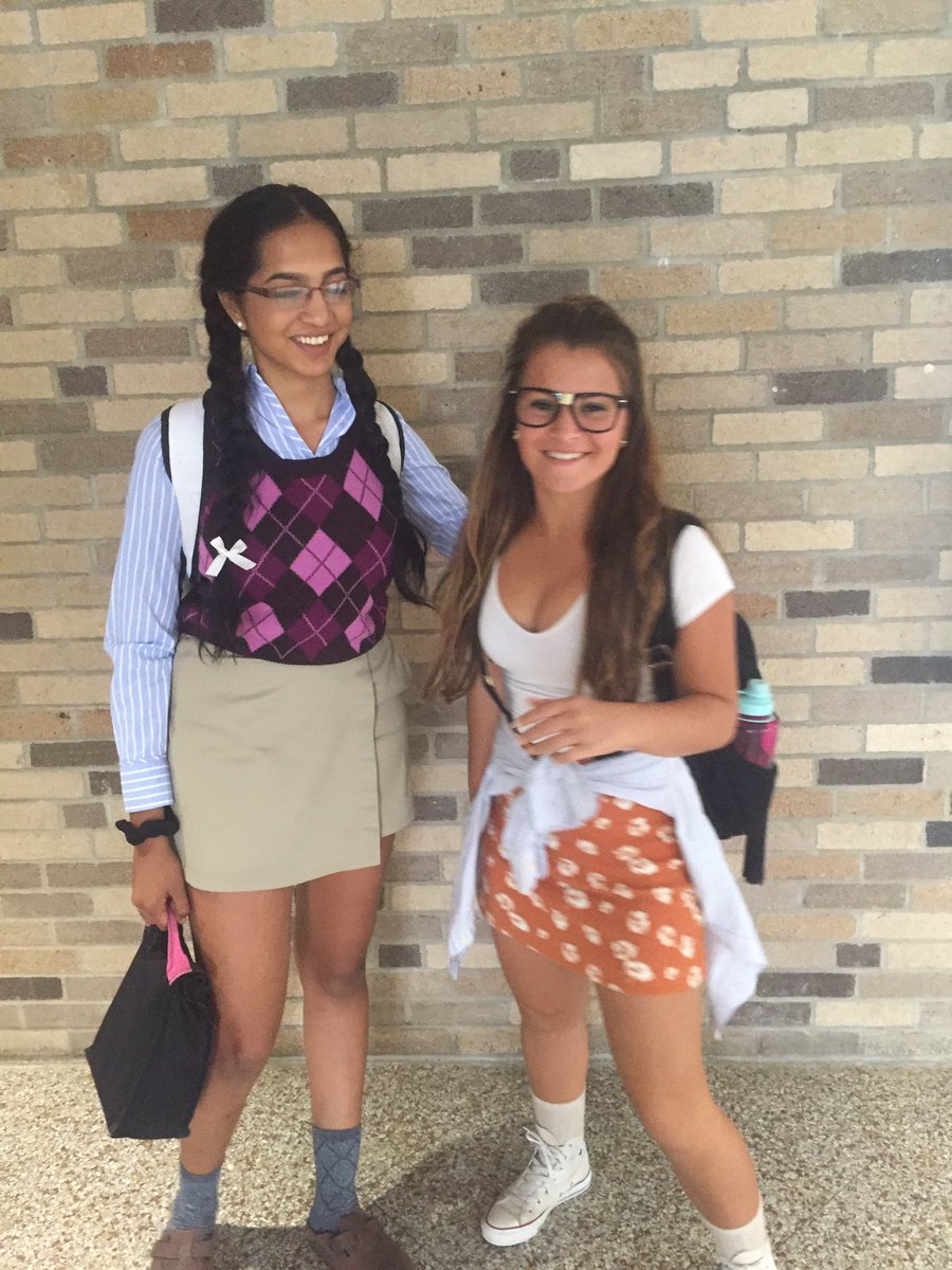 meenakshisees's tweet photo. 2 types of girls on nerd day #cppspirit https://t.co/MLPvjActI5