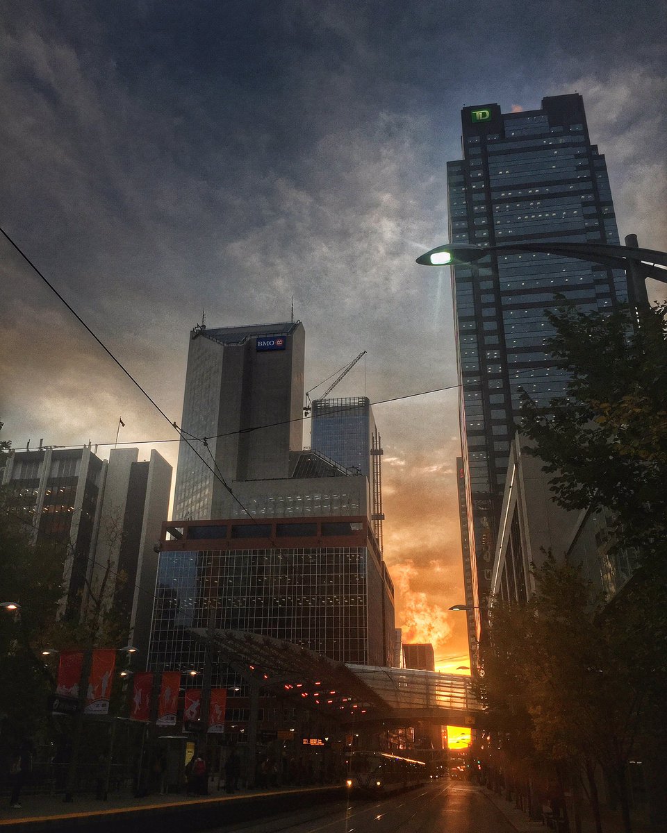 CameraGuyNick's tweet photo. Morning #yyc #filteredtodeath #shhh https://t.co/TgAHKujtXw