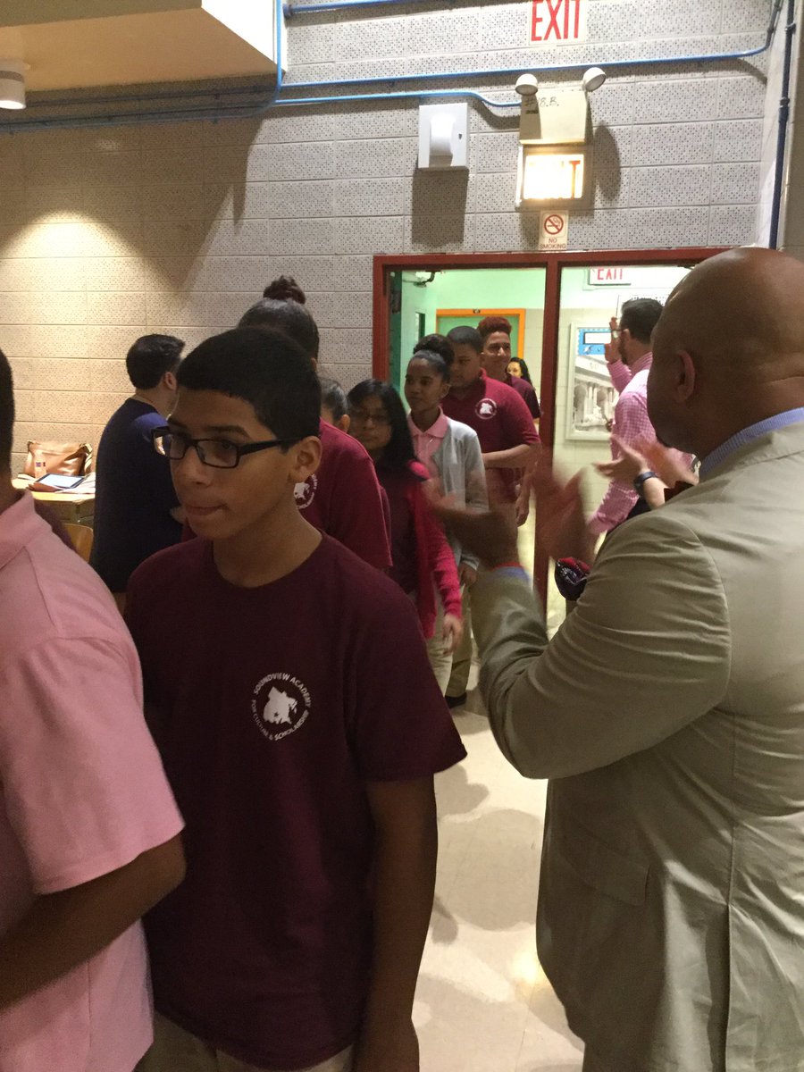 TheSVAway's tweet photo. The energy is AWESOME in here! #TheSVAway #making8great #BronxEd https://t.co/sBxijJ1TF2