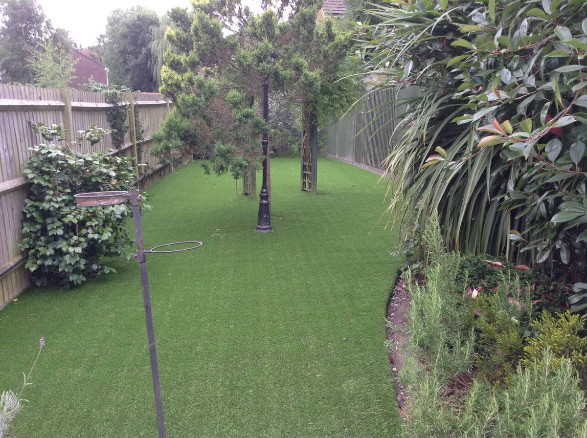 Our 'Orlando' grass is currently on offer for £16.99inc vat per sqm!!! Spruce up your garden ready for 2017 with this great offer!! #fgl