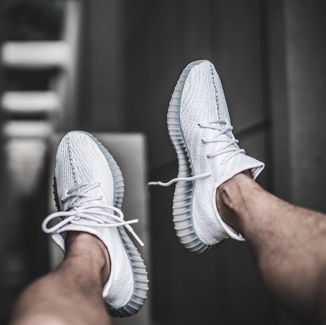 yeezy 350 v2 friends and family