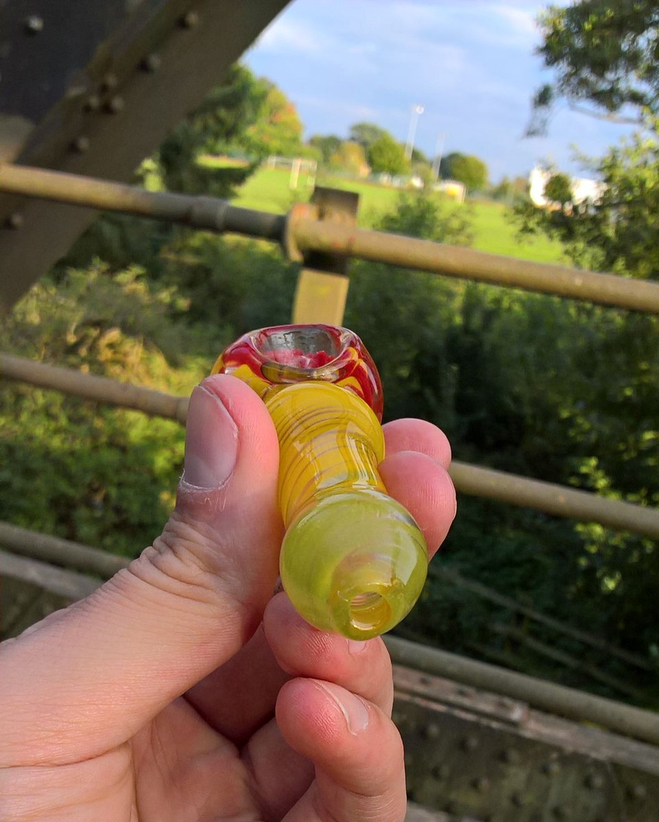 indigosoulll's tweet photo. Smoking bowls on the compton bridge 👽🐲 #glassbowl #glassware #Rasta #high https://t.co/whrvsQZ1AB