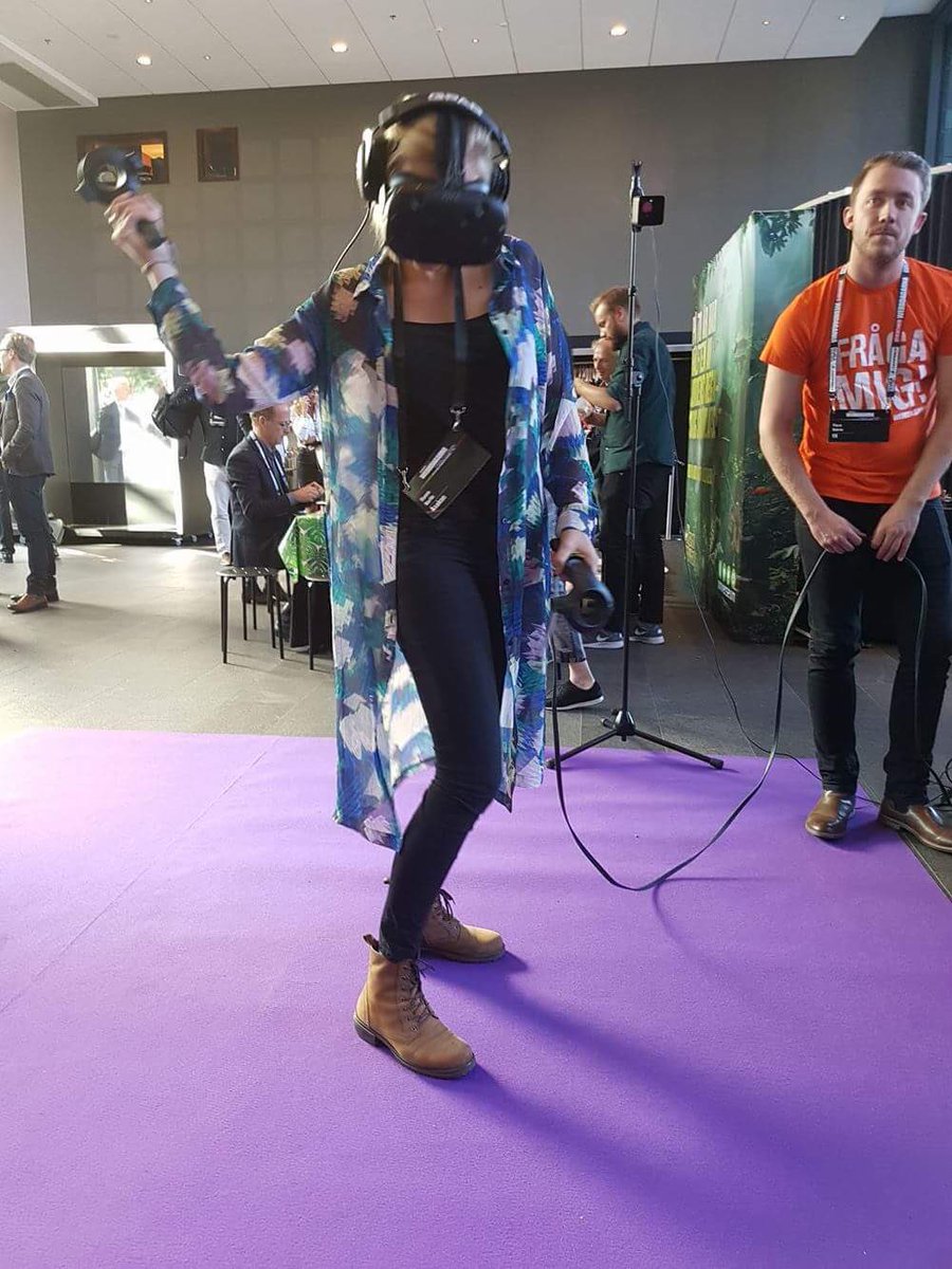 Axakon's tweet photo. Hanna övar inför vår #vr #aw om några veckor. #webbdagarna https://t.co/DbI265VwVF https://t.co/bqZ7R8uwYF