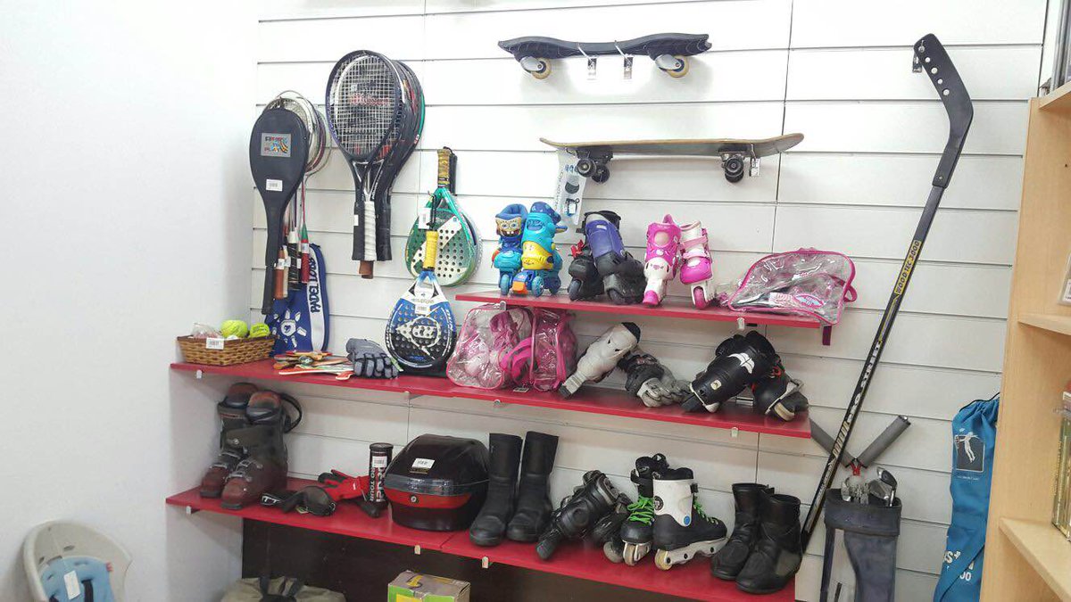 barganero's tweet photo. Visita nuestra tienda de La Viñuela, te encantarán nuestras ofertas. #barganero #mercadodeocasion #segundamano https://t.co/NlpJWpJcZ6