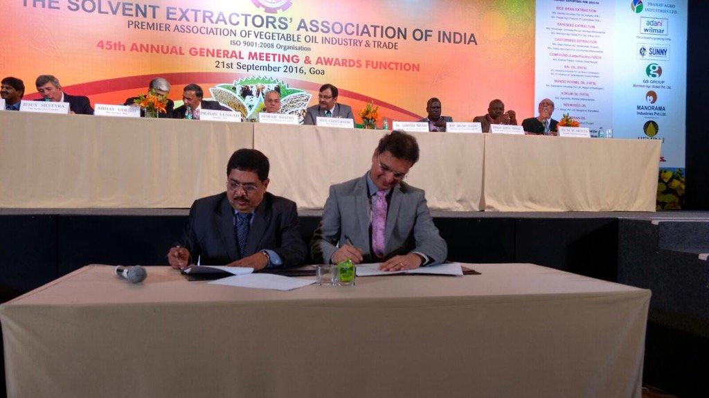 ITC_SITA's tweet photo. MOU @ITCnews and SEAofIndia signed to support #SITASUNFLOWER work in URT &amp; @Uganda by @AshishShah_ITC. Felicitations! https://t.co/vf80fMlk2P