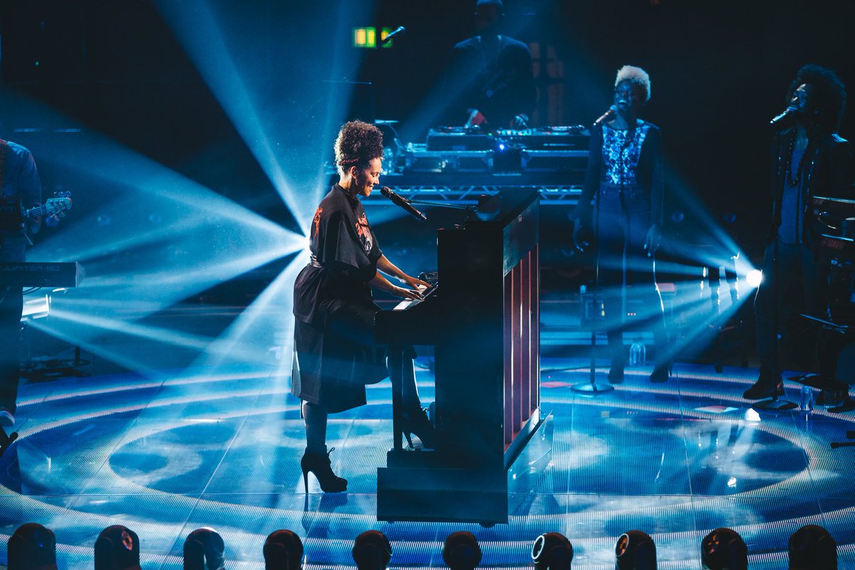 RoundhouseLDN's tweet photo. .@aliciakeys was on 🔥🔥🔥 at day 3 of #AMF10 @AppleMusic https://t.co/x7PnAjTwmd