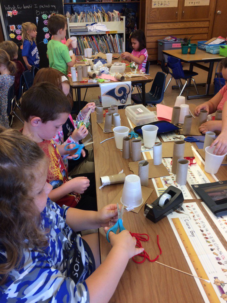 Kindergarten Ss use STEM practices to create structures with a base @SharpsburgES  <a href="/m3ga7r0n/">Maegan Exline</a> <a href="/wcpsmd/">WCPS Maryland</a>