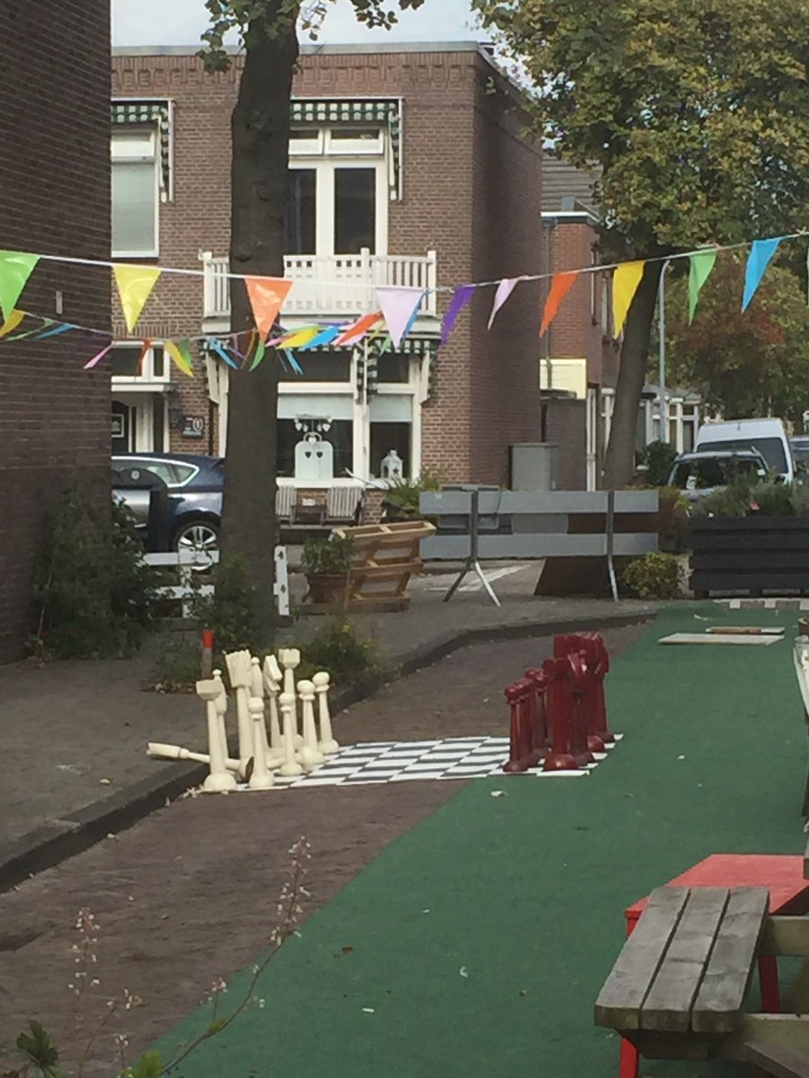 LeefstraatNed's tweet photo. Judith Leysterstraat #Leefstaat Haarlem met openlucht schaakspel. Goed idee voor @SamenLEEFstraat volgend jaar. https://t.co/kAIEqacvj3