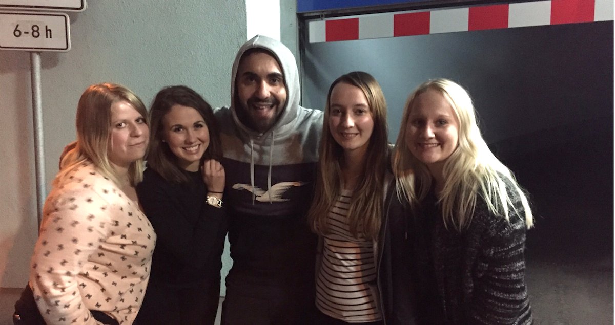 Noisey_DE's tweet image. „Meine Arbeitskollegen nennen mich #Stalker“—Ein Gespräch mit #Fans, die Musikern nachreisen noisey.vice.com/de/article/mei… #motrip