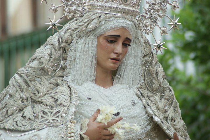 ignaciodelreym's tweet photo. Este año, más que nunca, el #DiaMundialDeLaPaz tiene un rostro! #CoronacionPazSevilla @HermandadPaz https://t.co/dUTb4EiAL3