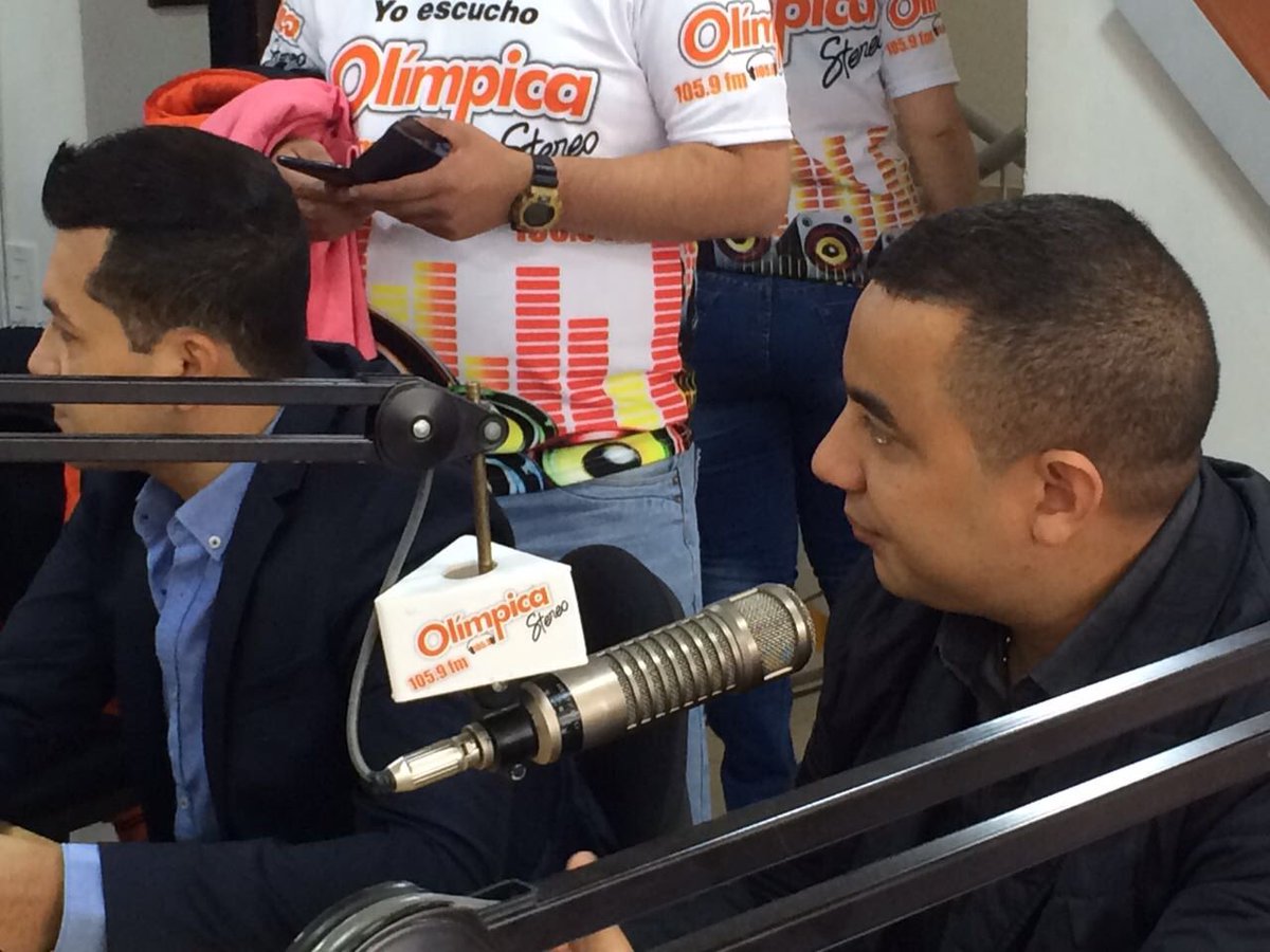 FelipePelaez's tweet photo. Emisora OLIMPICA St #daliambernal @felipe_pelaez @manueljulianmtz @laredcaracoltv @franksolanooficial @fredy_vitola @nelsonpelaezrodriguez https://t.co/5pWjn3yeXN
