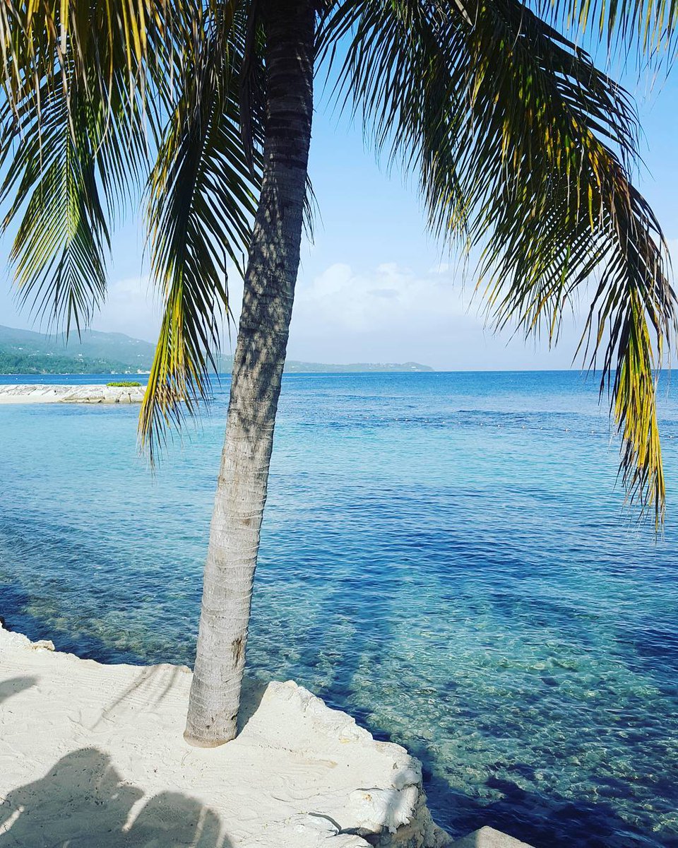 cheapcaribbean's tweet photo. Where you want to be on the 21st of September. #EarthWindandFire #PlusWater https://t.co/7Mhq4hzoTu