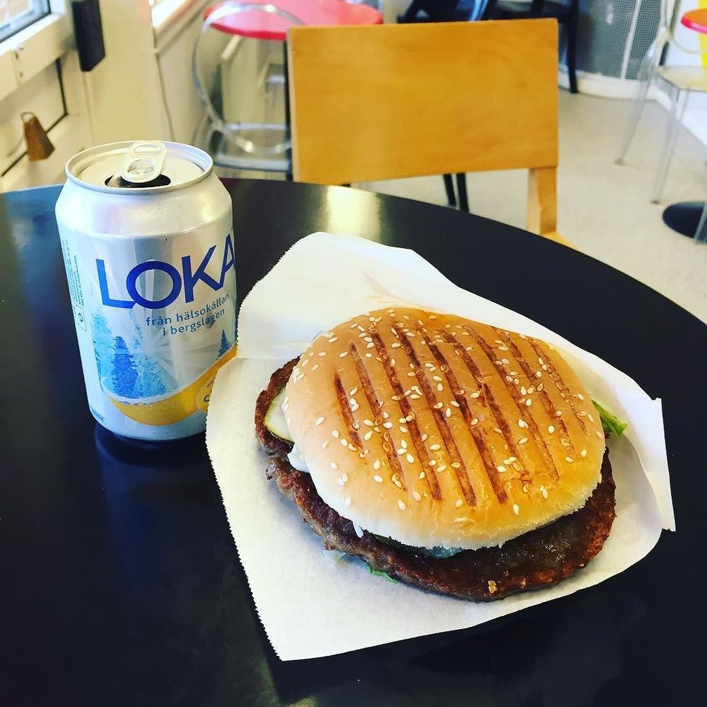 viarsolleftea's tweet photo. En 150grammare på Grill 1:an är en självklarhet när man är i Ramsele och jobbar 🍔 #nipoptik #sollefteå #ramsele #gr… https://t.co/Tujtj6vW63