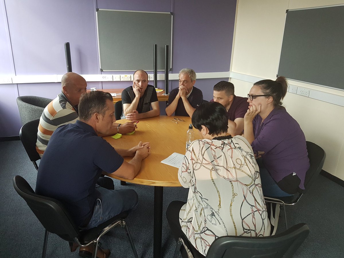 LifelineBradfrd's tweet photo. Great meeting our team in #Hull today talking about #Diversity projects! #ReflectTheCommunityYouWorkWith #Health&amp;Wellbeing #LifelineProject https://t.co/HjZ8ViwnZ3
