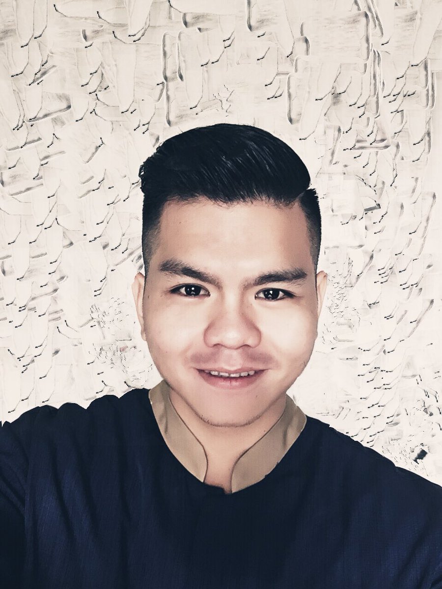 johnrae26's tweet photo. Before and after hahahahahaha bilog n bilog ung mukha ko dati parang siopao!haha #Achieved https://t.co/pRCdkPlSst
