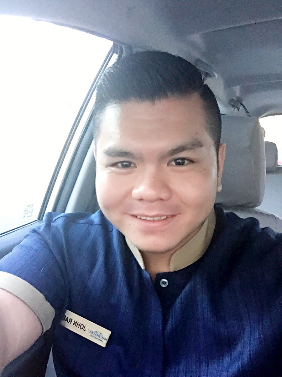 johnrae26's tweet photo. Before and after hahahahahaha bilog n bilog ung mukha ko dati parang siopao!haha #Achieved https://t.co/pRCdkPlSst