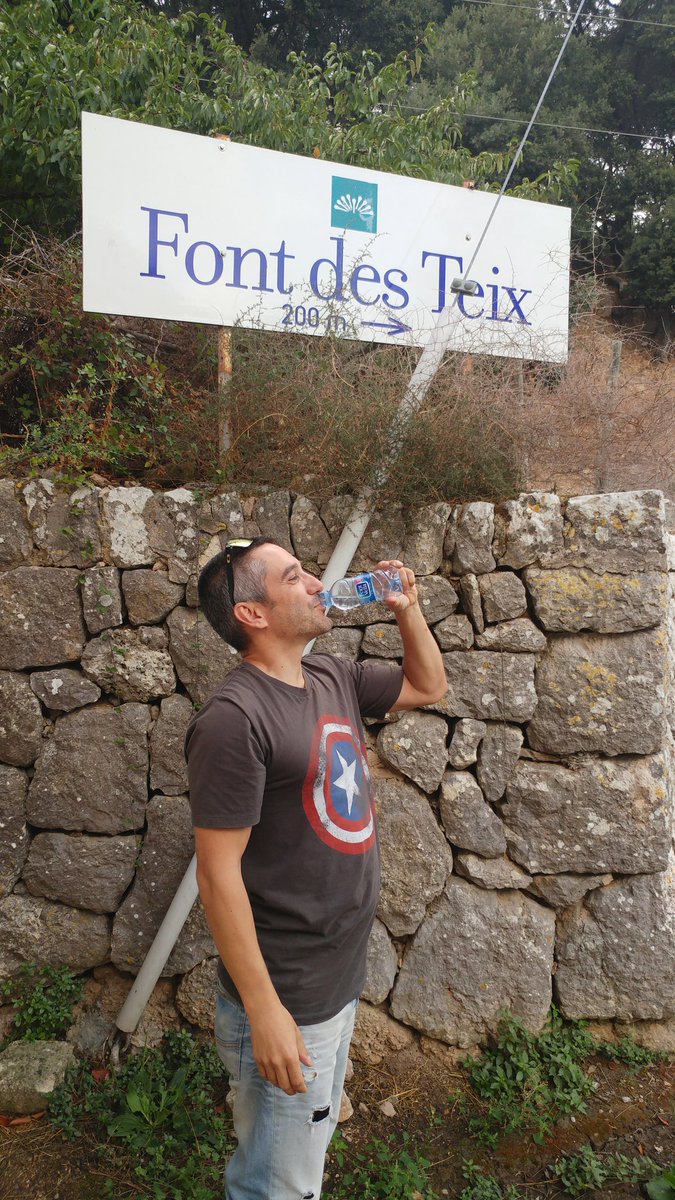 MallorcaRallye's tweet photo. Que buena esta el @AguaFontVella desde sa Font del Teix #Boicot #RVSP16 https://t.co/fc47rU4uYU