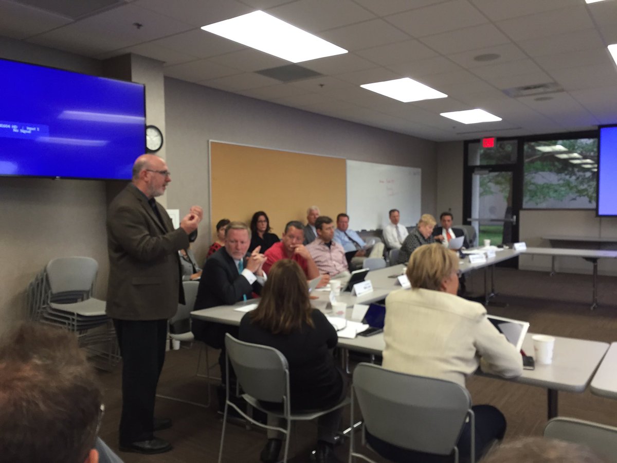 MoveMinnesota's tweet photo. Rep. Hornstein to @mnrides "we just want to reiterate the high priority and importance of this project for the region" #SaveOrangeLine https://t.co/2WyZ8QRqrQ