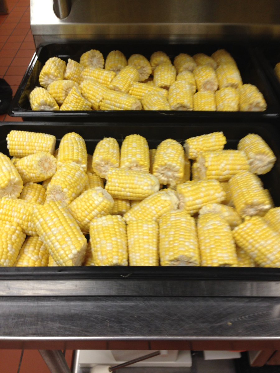 Corn on the Cobb day in Wayne! #localfood <a href="/PiazzaProduce/">Piazza Produce</a> <a href="/WayneTwpSuper/">Dr. Jeff Butts</a>