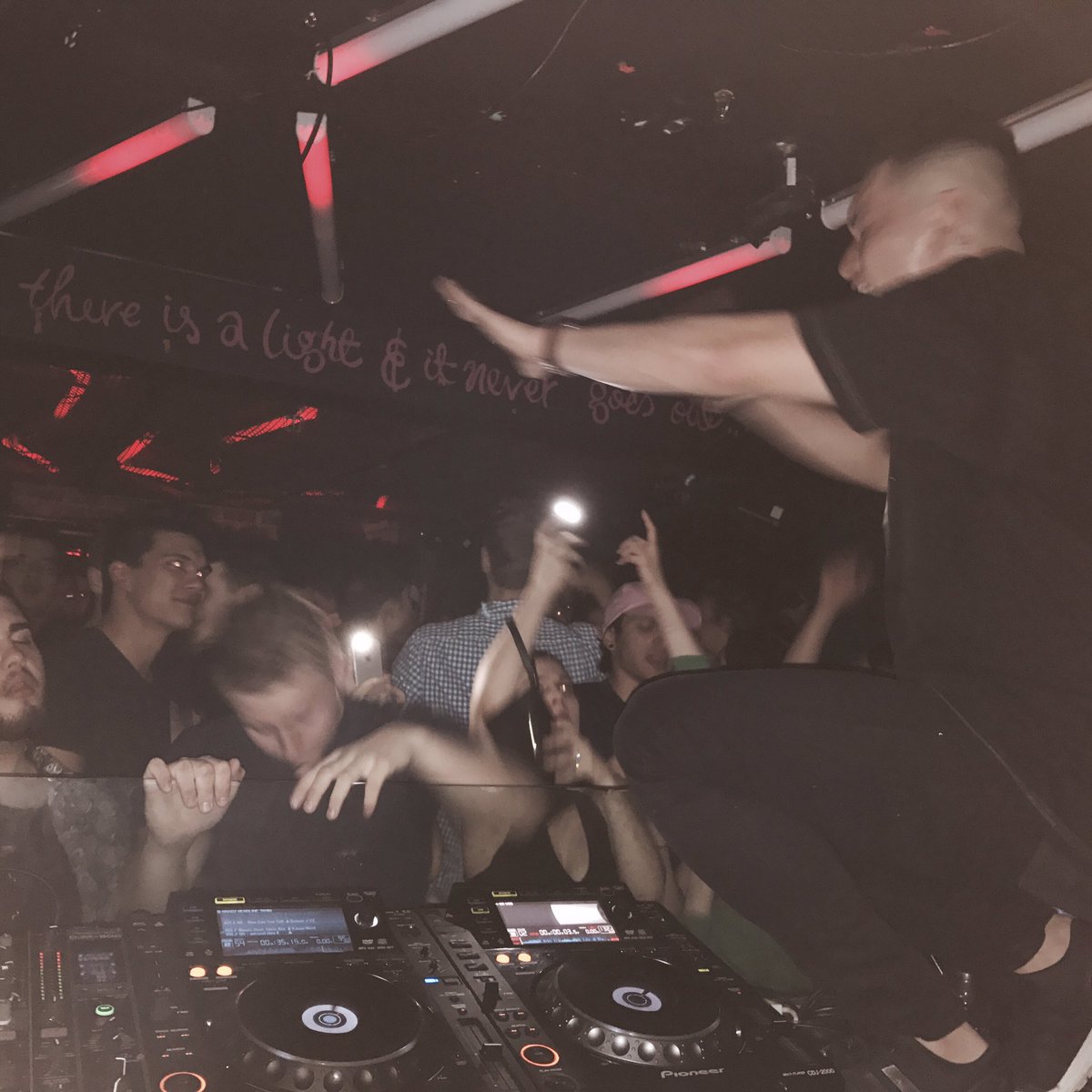 That moment when @gradzmusic holds a sermon at the end of his <a href="/weare_thewall/">The Wall</a> headline show