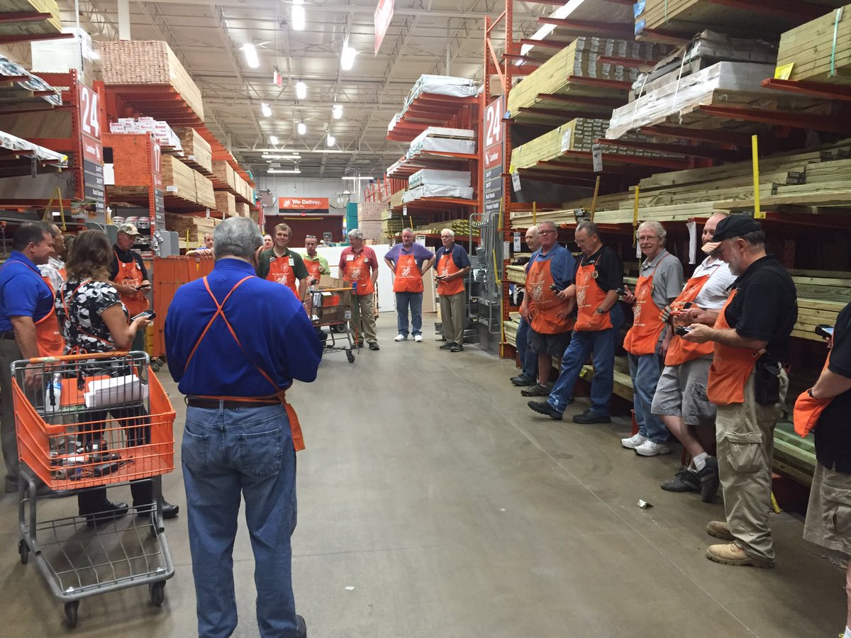 MelindaCounts's tweet image. Opening meeting w/ @HomeDepot4137! First Phone best practices with DH Phil #AppAttack for better customer service!