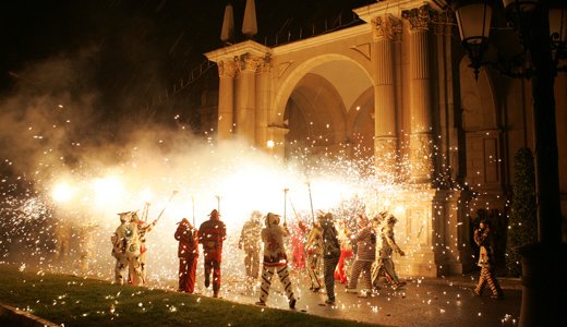 Cap de setmana gran a #Reus amb les festes de la #Misericòrdia2016. Vegeu totes les activitats al següent enllaç: reus.cat/sites/reus/fil…