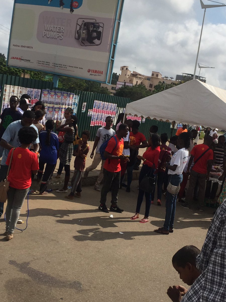 justbeingcyril's tweet photo. Just ended the Fruit and Snacks feeding program at around the Accra Mall. #NVDay16 https://t.co/eicRhbfpb8