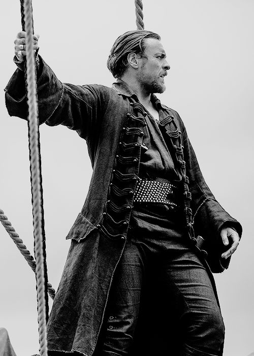 babycin73's tweet photo. I need #CaptainFlint today #TobyStephens #BlackSails https://t.co/LCvjwPlFTT