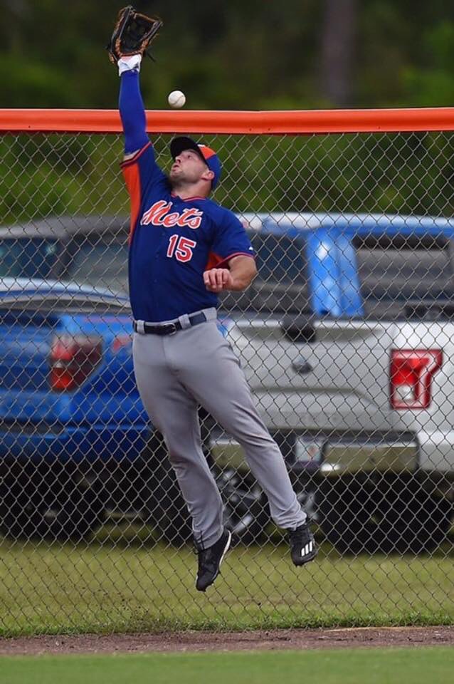 FakeSportsCentr's tweet photo. Tim Tebow showing off his great baseball skills... https://t.co/qNt56ldtBi
