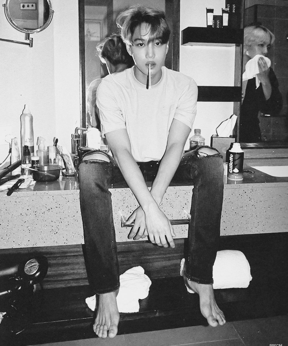 jongin gifs tweet media