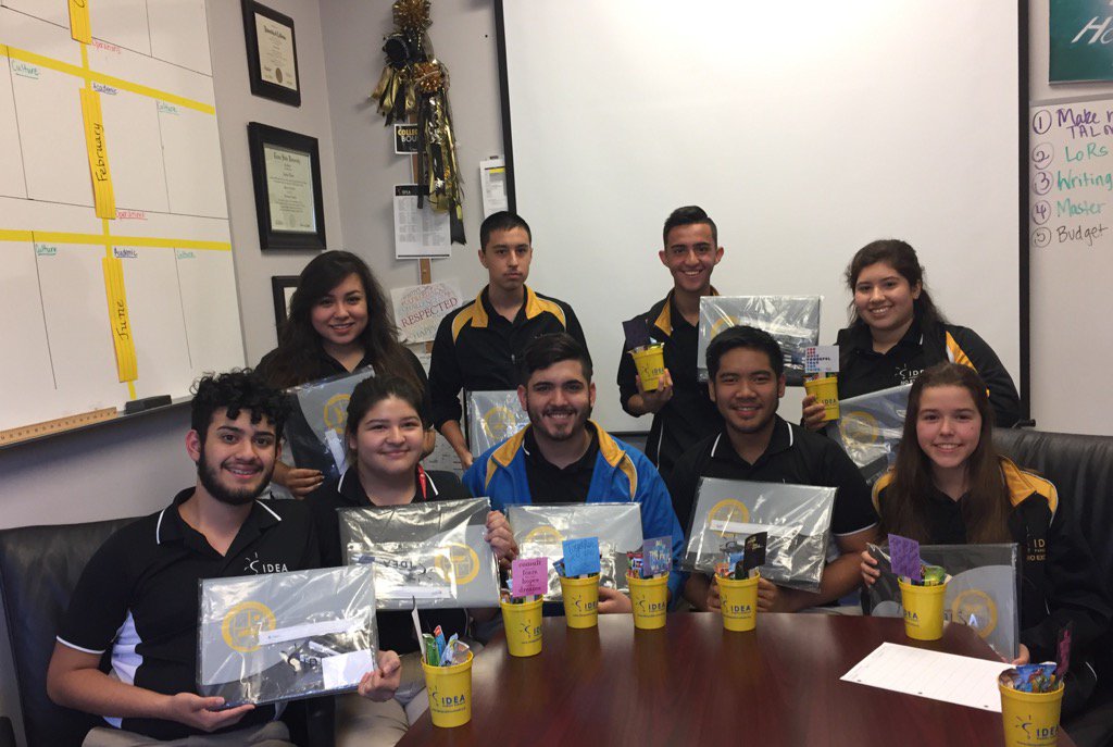 IDEASanJuan (@ideasanjuan) on Twitter photo Announcing #IDEASanJuan Saints Top 10%! So proud of these Seniors for years of hard work! <a href="/etgarza87/">Elizabet T. Garza</a> @joanngama ⚜️ Announcing #IDEASanJuan Saints Top 10%! So proud of these Seniors for years of hard work! <a href="/etgarza87/">Elizabet T. Garza</a> @joanngama ⚜️