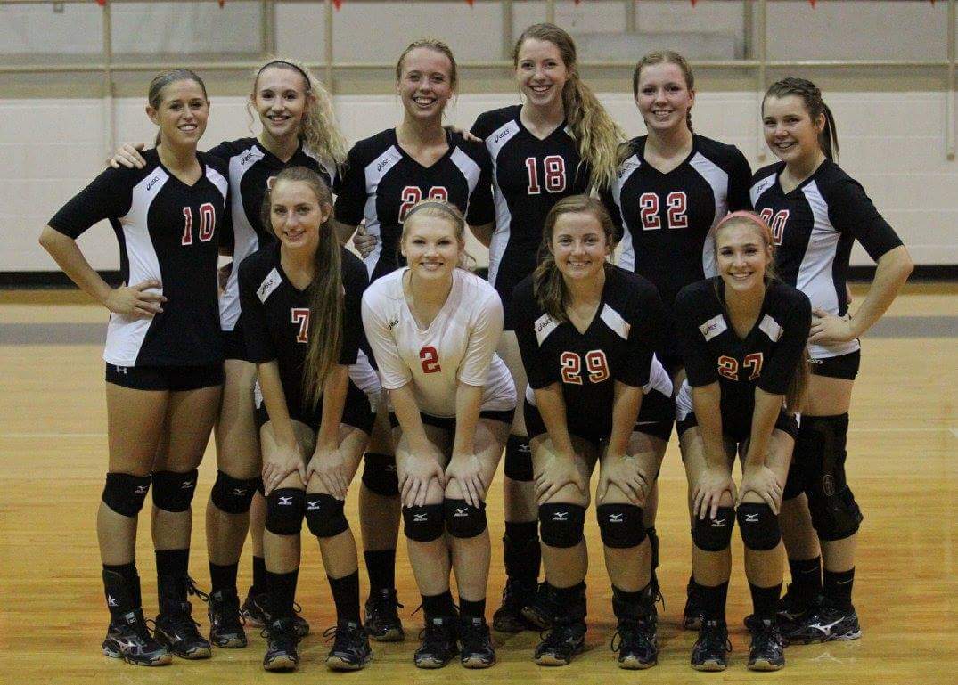 trinity_layne15's tweet photo. It's amazing what a team can do ,when they can work together 🏐🏆🏐🏆🏐 #blessed #werjustgettingstarted #ilovemyteam  4-0 https://t.co/j4QzSNY93Z